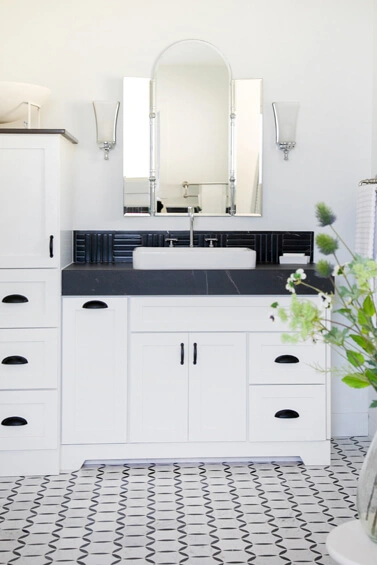 lakefront-homes15 - Master Vanity