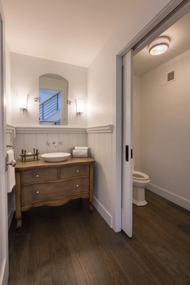 wisconsin-luxury-home-25 - Powder Room