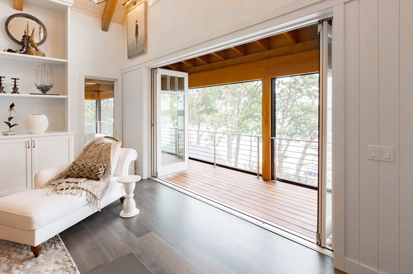 wisconsin-luxury-home-7 - Doors Open to Screen Porch