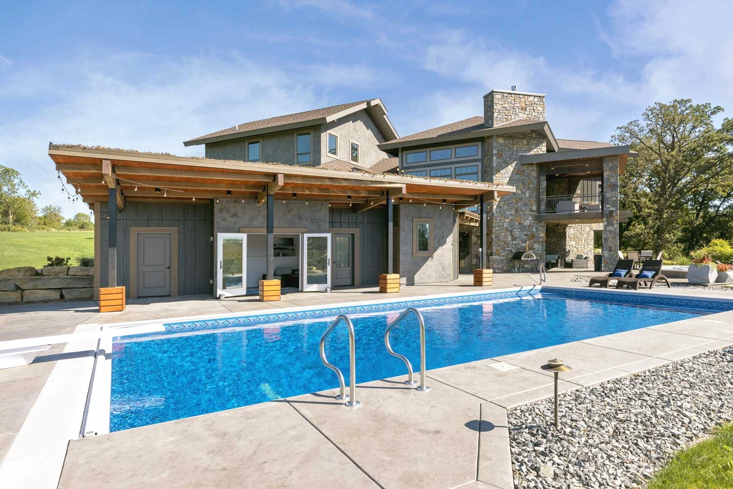 PoolHouseFin