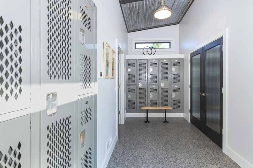 industrial_style_home23 - Locker Room