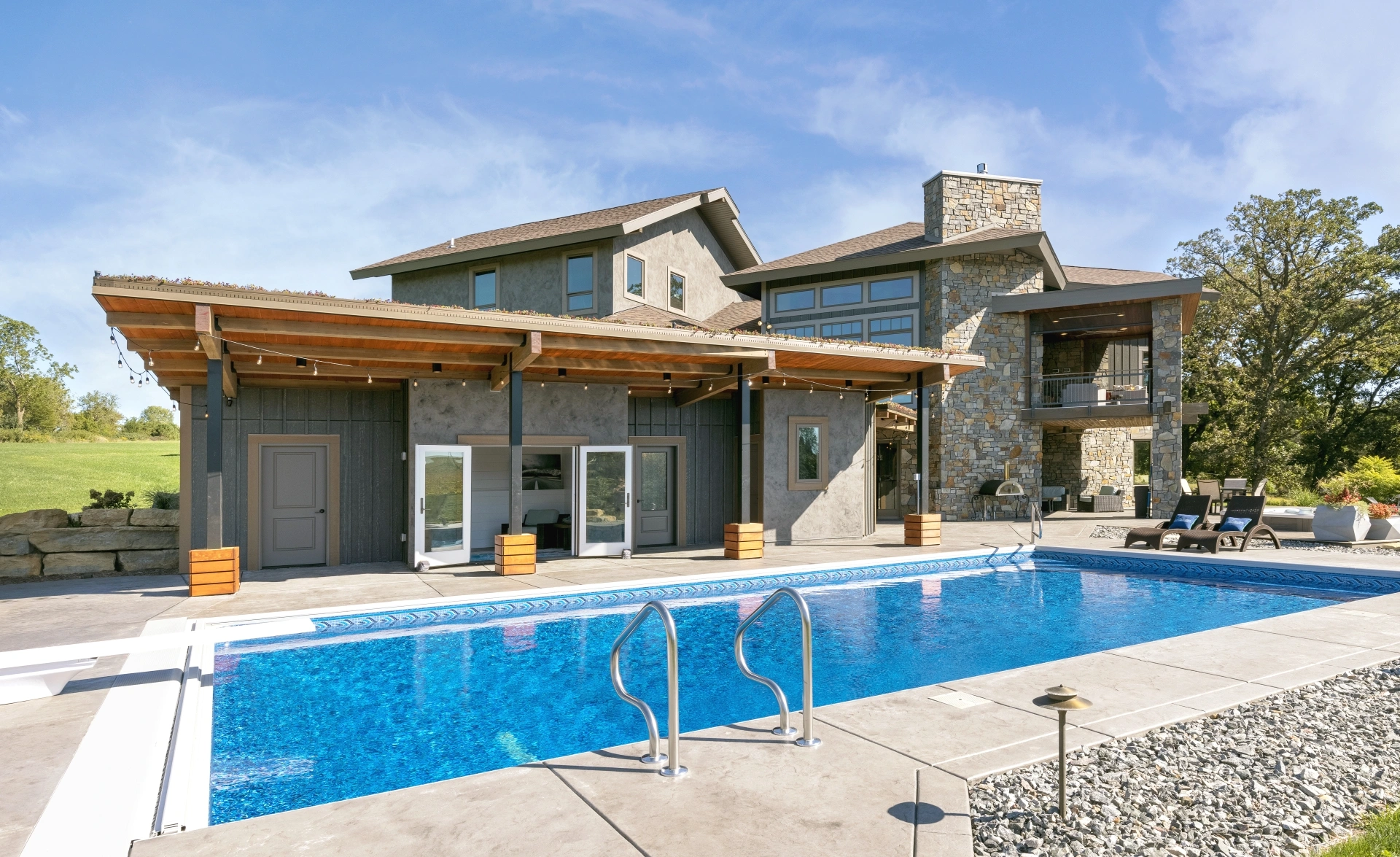 PoolHouseFin